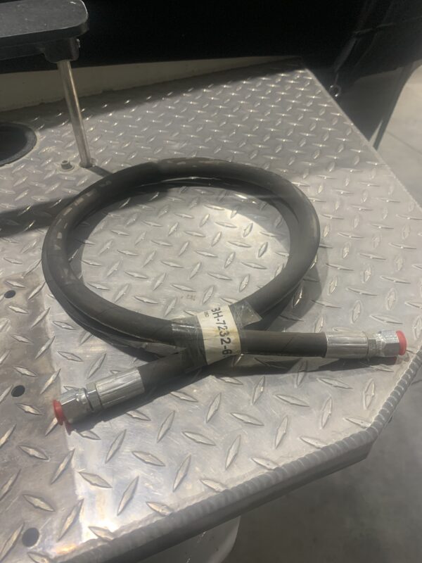 Challenger Hydraulic Hose to Power Unit