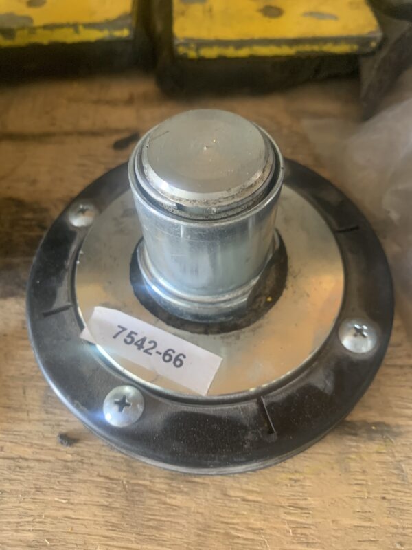 Rotary Round Thread Up Adapter with Pad