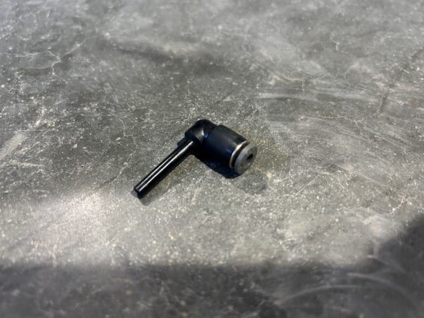 5/32 - 2 Post Plug In Elbow