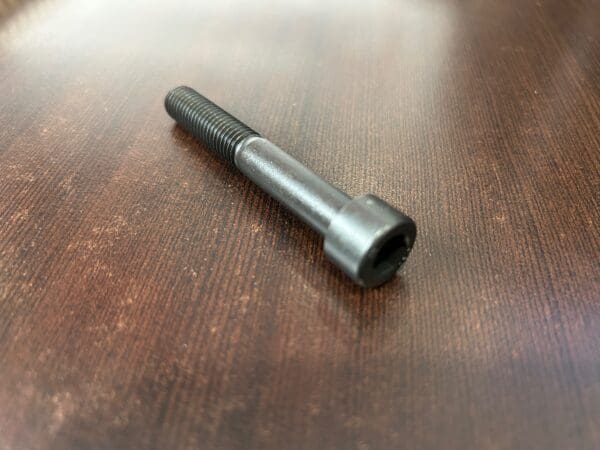 Screw 10x70 12.9